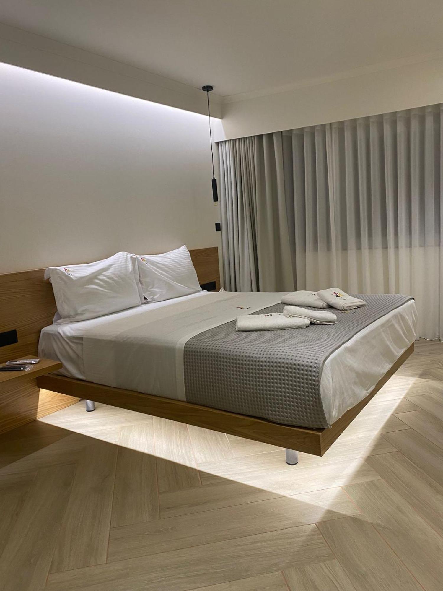 Aparthotel Triple A - Near Ermou Shopping Street - Family Hospitality - Free Parking! Athen Exterior foto